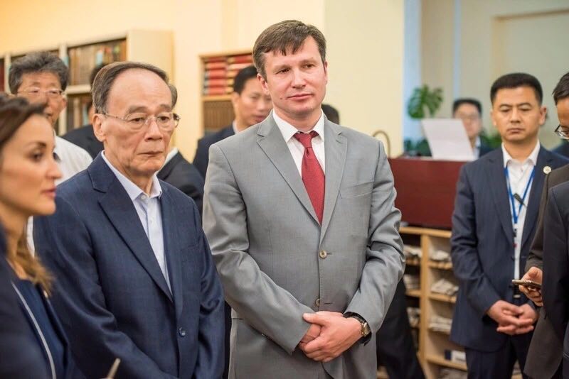 中国国家副主席王歧山访问白俄罗斯国立大学